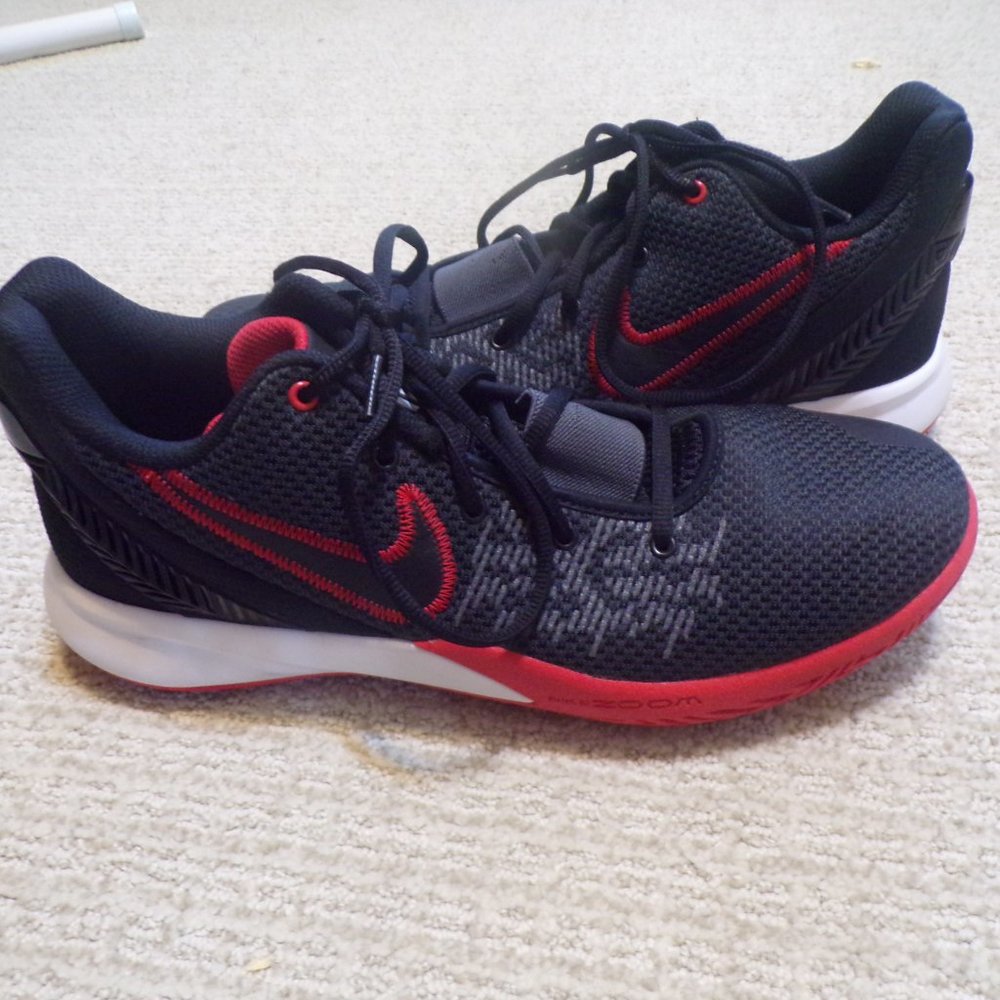 Nike Kyrie Irving Basketball Shoes